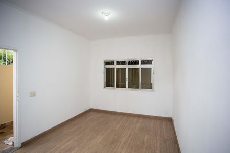 Casa à venda com 100m², 4 quartos e 2 vagasSala