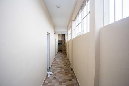 Casa à venda com 100m², 4 quartos e 2 vagasCorredor
