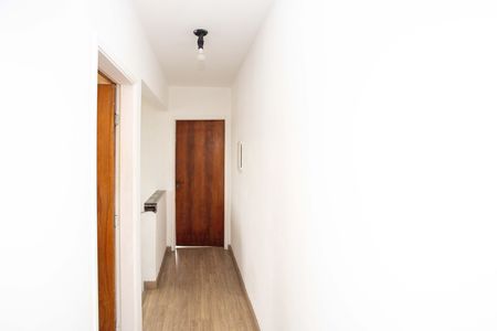 Casa à venda com 100m², 4 quartos e 2 vagasCorredor