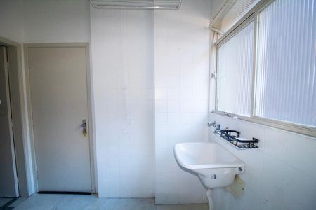 Apartamento para alugar com 140m², 3 quartos e 2 vagas Apartamento para alugar com 140m², 3 quartos e 2 vagasÁrea de Serviço