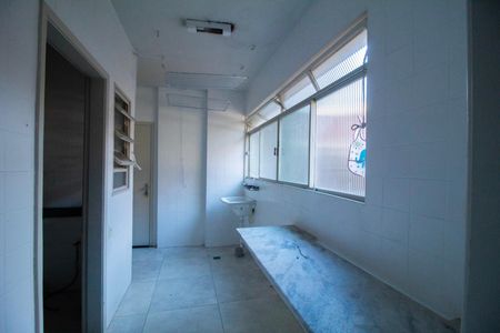 Apartamento para alugar com 140m², 3 quartos e 2 vagas Apartamento para alugar com 140m², 3 quartos e 2 vagasÁrea de Serviço