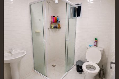 Banheiro 1 de casa para alugar com 3 quartos, 80m² em Olaria, Canoas
