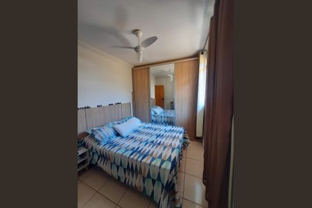Casa à venda com 2 quartos, 65m² em Parque Xangri-Lá, Contagem