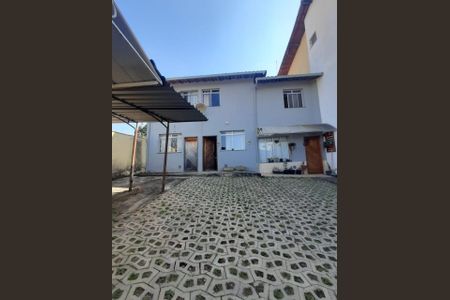 Casa à venda com 2 quartos, 65m² em Parque Xangri-Lá, Contagem