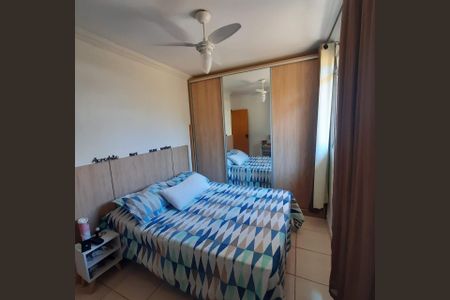 Casa à venda com 2 quartos, 65m² em Parque Xangri-Lá, Contagem