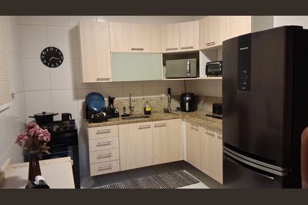 Cozinha de casa de condomínio para alugar com 3 quartos, 105m² em Chácaras De Inoã, Maricá