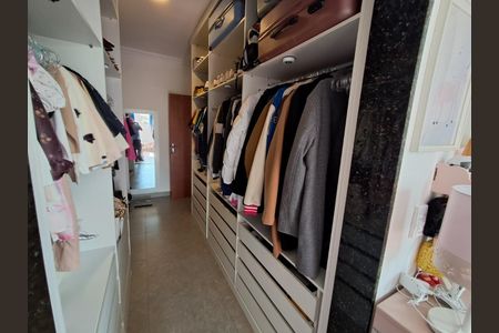 Casa à venda com 200m², 4 quartos e 2 vagas