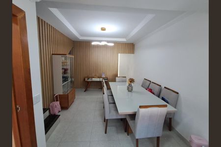 Casa à venda com 200m², 4 quartos e 2 vagas