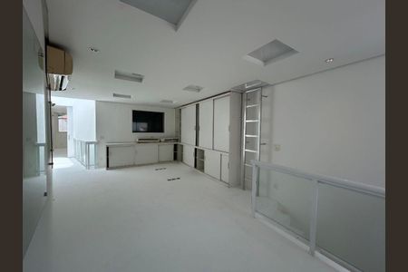 Casa à venda com 8 quartos, 200m² em Vila Mariana, São Paulo