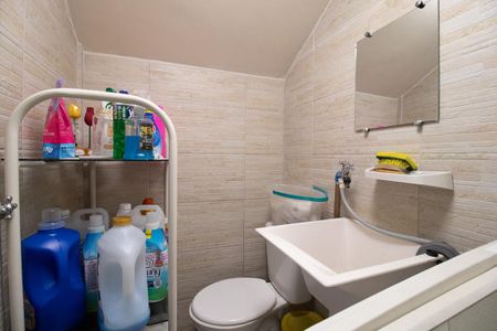 Casa à venda com 410m², 4 quartos e 8 vagas Casa à venda com 410m², 4 quartos e 8 vagasÁrea de Serviço