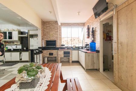 Casa à venda com 410m², 4 quartos e 8 vagas Casa à venda com 410m², 4 quartos e 8 vagasÁrea comum - Churrasqueira