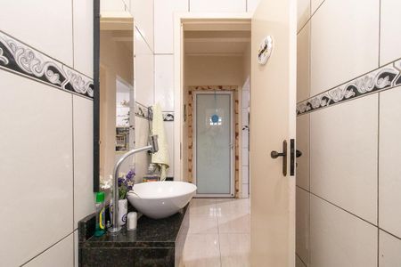 Casa à venda com 410m², 4 quartos e 8 vagas Casa à venda com 410m², 4 quartos e 8 vagasLavabo