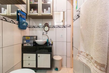 Casa à venda com 410m², 4 quartos e 8 vagas Casa à venda com 410m², 4 quartos e 8 vagasBanheiro da Suíte 1