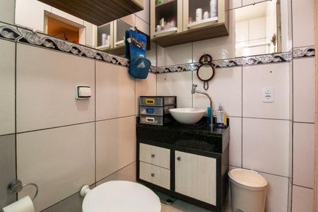Casa à venda com 410m², 4 quartos e 8 vagas Casa à venda com 410m², 4 quartos e 8 vagasBanheiro da Suíte 1