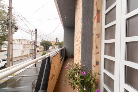Casa à venda com 410m², 4 quartos e 8 vagas Casa à venda com 410m², 4 quartos e 8 vagasSacada