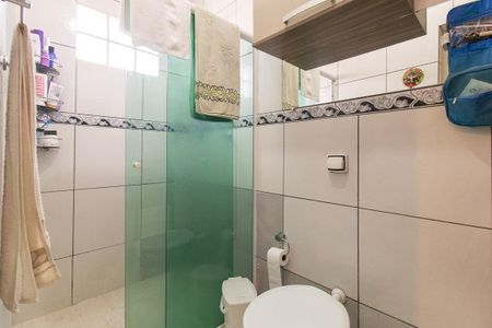Casa à venda com 410m², 4 quartos e 8 vagas Casa à venda com 410m², 4 quartos e 8 vagasBanheiro da Suíte 1