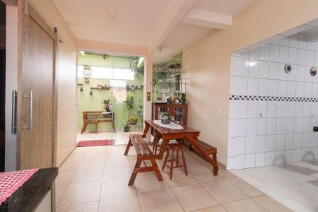 Casa à venda com 410m², 4 quartos e 8 vagas Casa à venda com 410m², 4 quartos e 8 vagasÁrea comum - Churrasqueira