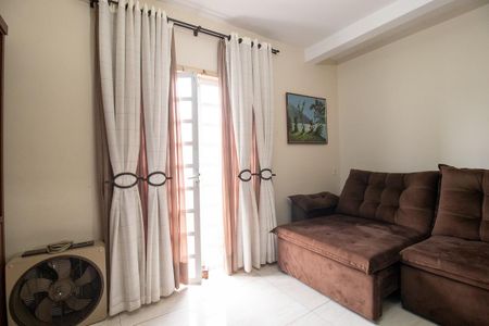 Casa à venda com 410m², 4 quartos e 8 vagas Casa à venda com 410m², 4 quartos e 8 vagasSala