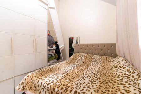 Casa à venda com 410m², 4 quartos e 8 vagas Casa à venda com 410m², 4 quartos e 8 vagasQuarto 4