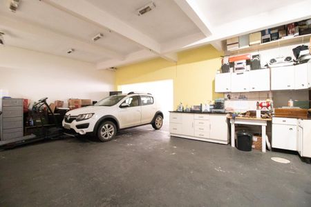Casa à venda com 410m², 4 quartos e 8 vagas Casa à venda com 410m², 4 quartos e 8 vagasÁrea comum