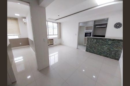 Sala de apartamento à venda com 2 quartos, 60m² em São Lourenço, Niterói