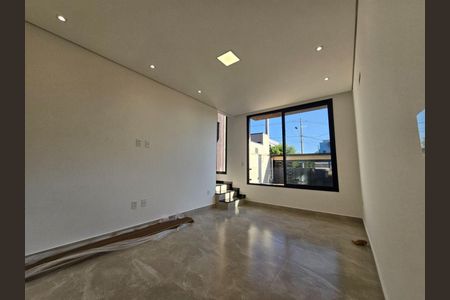 Casa à venda com 130m², 3 quartos e 4 vagas