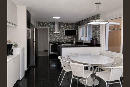 Casa à venda com 6 quartos, 560m² em Vila Mariana, São Paulo