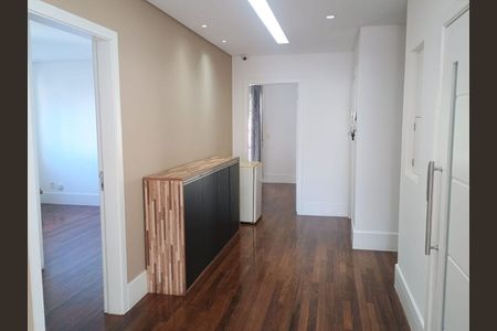 Casa à venda com 560m², 6 quartos e 8 vagas
