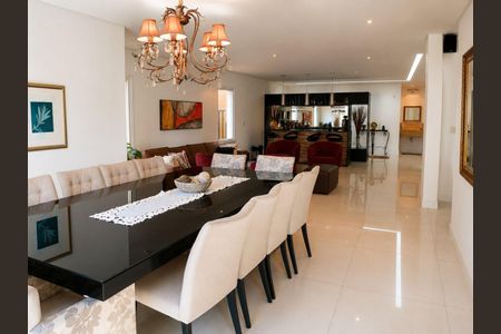 Casa à venda com 560m², 6 quartos e 8 vagas