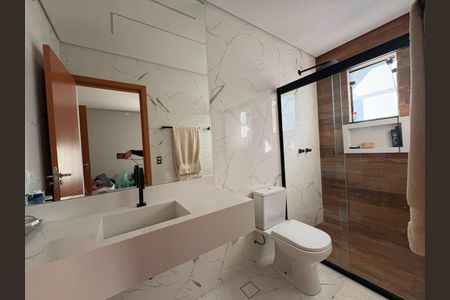 Casa à venda com 230m², 3 quartos e 4 vagas