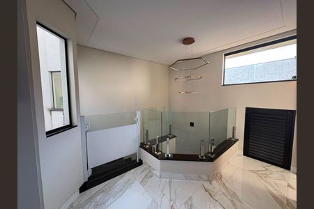 Casa à venda com 230m², 3 quartos e 4 vagas