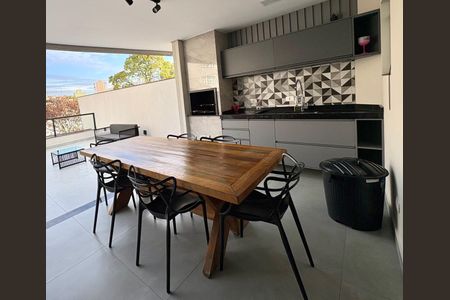Casa à venda com 230m², 3 quartos e 4 vagas