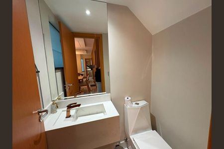 Casa à venda com 230m², 3 quartos e 4 vagas