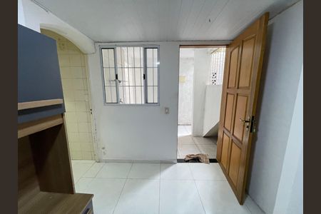 Sala/Cozinha de casa para alugar com 1 quarto, 47m² em Ferreira, São Paulo
