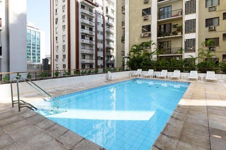 Apartamento à venda com 104m², 2 quartos e 1 vaga Apartamento à venda com 104m², 2 quartos e 1 vagaPiscina