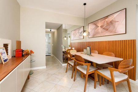 Apartamento à venda com 104m², 2 quartos e 1 vaga Apartamento à venda com 104m², 2 quartos e 1 vagaSala de Jantar