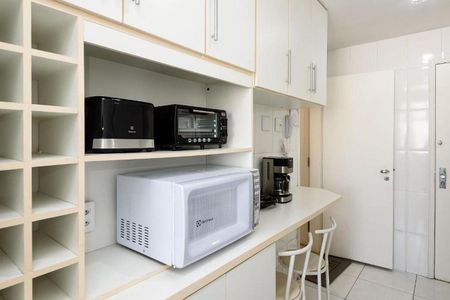 Apartamento à venda com 104m², 2 quartos e 1 vaga Apartamento à venda com 104m², 2 quartos e 1 vagaCozinha