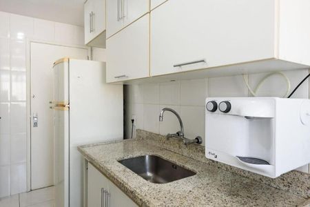 Apartamento à venda com 104m², 2 quartos e 1 vaga Apartamento à venda com 104m², 2 quartos e 1 vagaCozinha