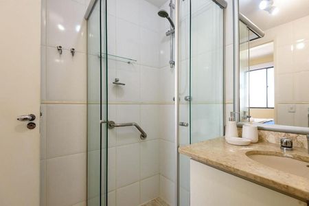 Apartamento à venda com 104m², 2 quartos e 1 vaga Apartamento à venda com 104m², 2 quartos e 1 vagaBanheiro