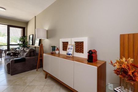 Apartamento à venda com 104m², 2 quartos e 1 vaga Apartamento à venda com 104m², 2 quartos e 1 vagaSala