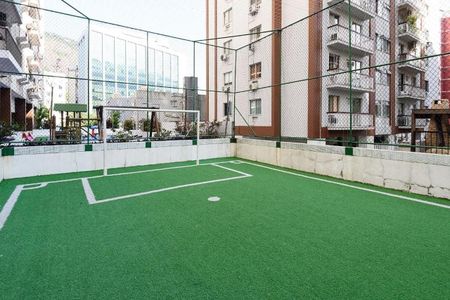 Apartamento à venda com 104m², 2 quartos e 1 vaga Apartamento à venda com 104m², 2 quartos e 1 vagaQuadra de Futebol