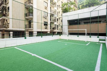 Apartamento à venda com 104m², 2 quartos e 1 vaga Apartamento à venda com 104m², 2 quartos e 1 vagaQuadra de Futebol