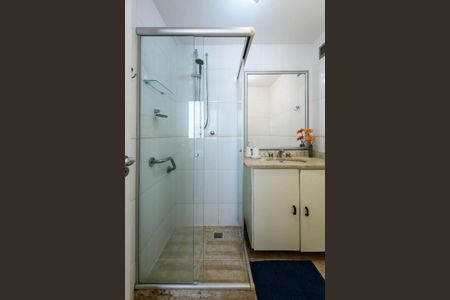 Apartamento à venda com 104m², 2 quartos e 1 vaga Apartamento à venda com 104m², 2 quartos e 1 vagaBanheiro