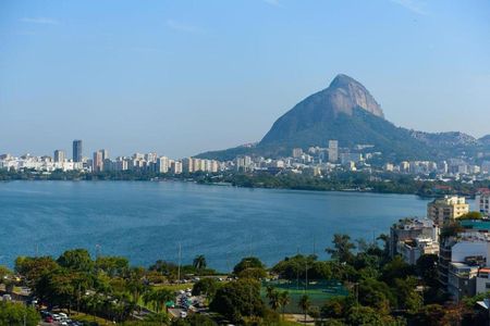 Apartamento à venda com 104m², 2 quartos e 1 vaga Apartamento à venda com 104m², 2 quartos e 1 vagaVista