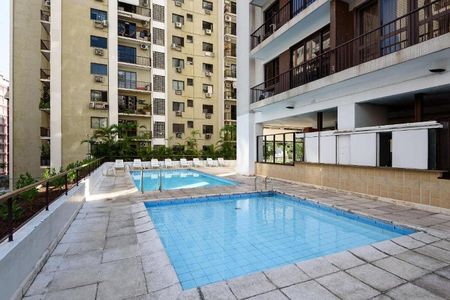 Apartamento à venda com 104m², 2 quartos e 1 vaga Apartamento à venda com 104m², 2 quartos e 1 vagaPiscina