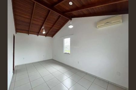 Casa para alugar com 211m², 3 quartos e 3 vagas Casa para alugar com 211m², 3 quartos e 3 vagasQuarto 3