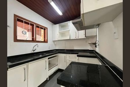 Cozinha de casa para alugar com 3 quartos, 211m² em Morro das Pedras, Florianópolis