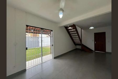 Sala de casa para alugar com 3 quartos, 211m² em Morro das Pedras, Florianópolis