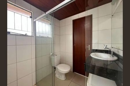 Casa para alugar com 211m², 3 quartos e 3 vagas Casa para alugar com 211m², 3 quartos e 3 vagasBanheiro 1
