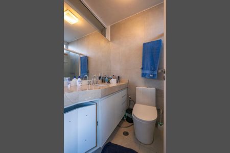 Apartamento à venda com 240m², 3 quartos e 2 vagas Apartamento à venda com 240m², 3 quartos e 2 vagasSuíte 3
